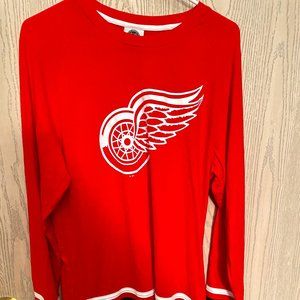 $4.99 Shipping!! NHL Detroit Redwings Long-sleeved Shirt